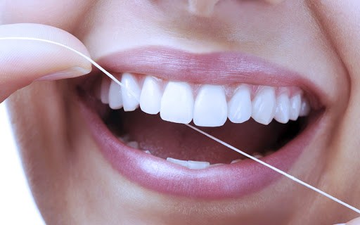 Limpeza Dental no Dentista: Uma rotina para toda a vida